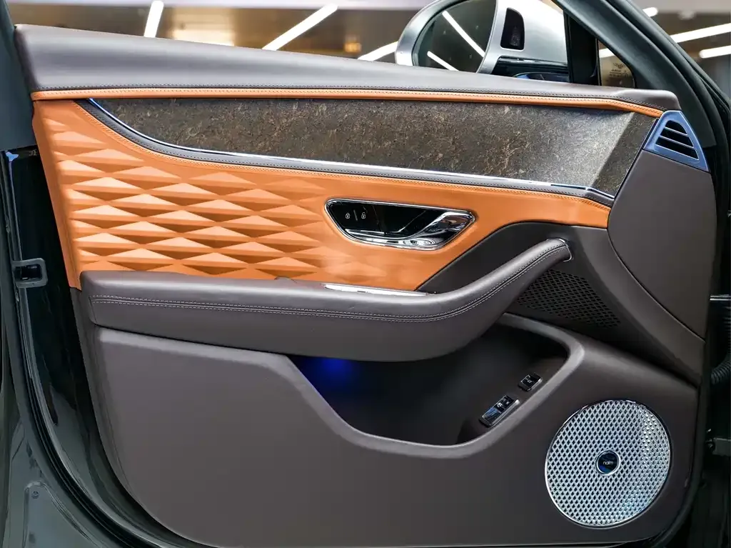 Bentley Flying Spur 2025 из CN, фото 3