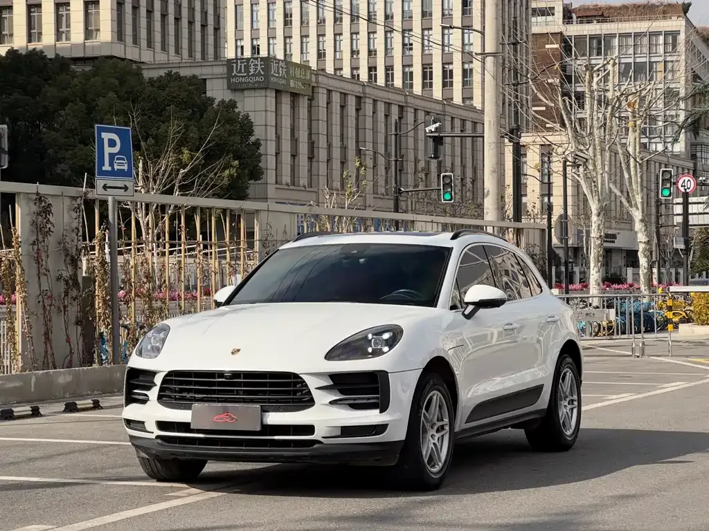 Porsche Macan — фото 1