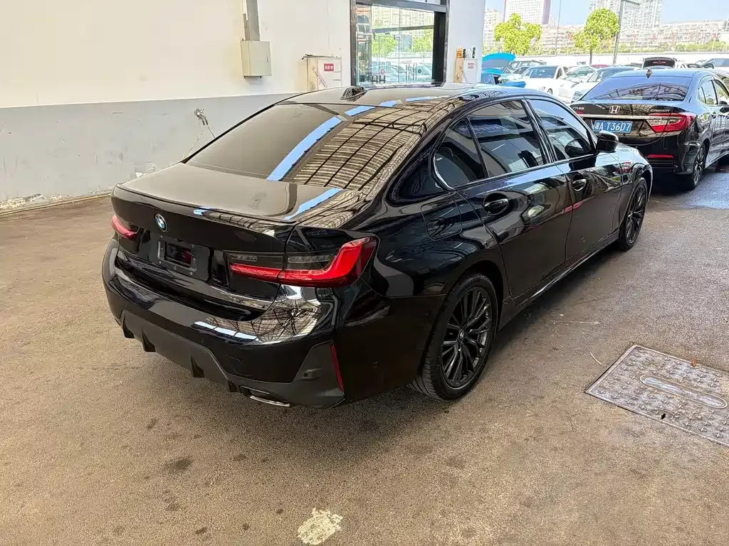 BMW 3 Series 2023 из CN, фото 10