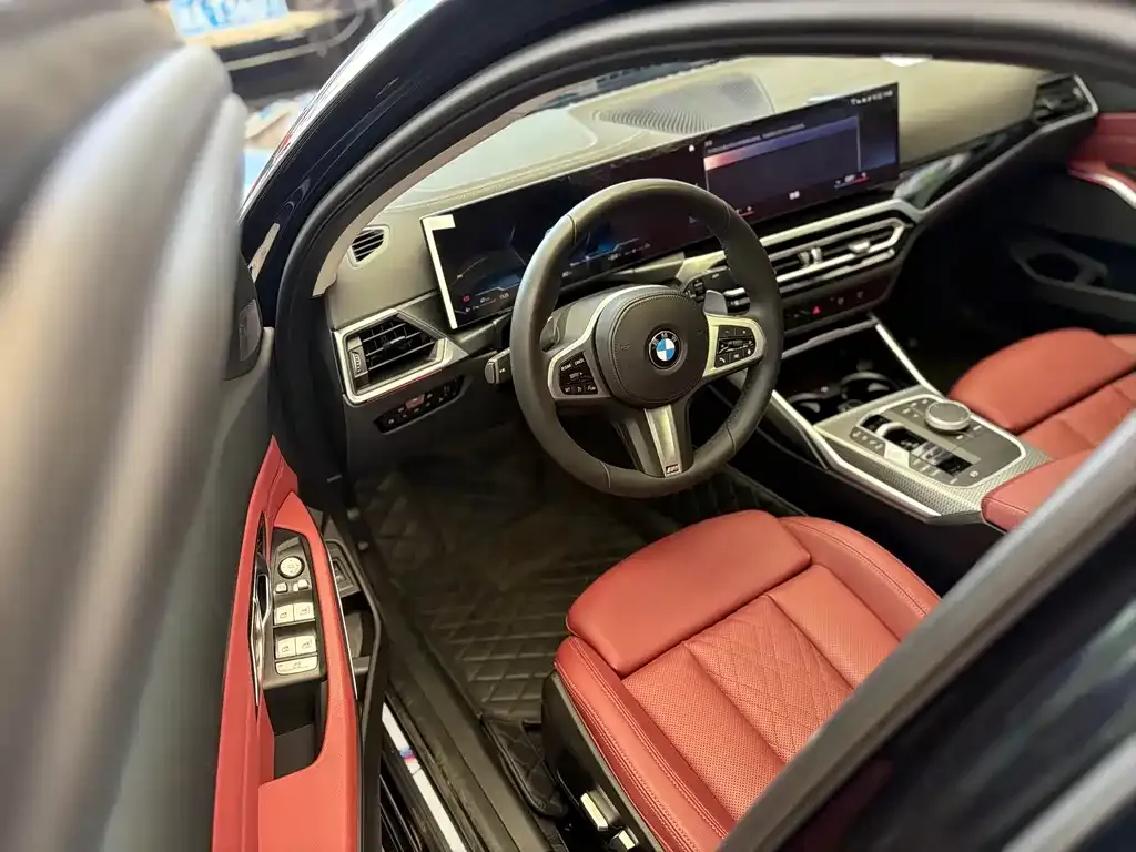 BMW 3 Series 2023 из CN, фото 2