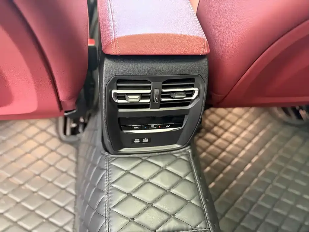 BMW 3 Series 2023 из CN, фото 3