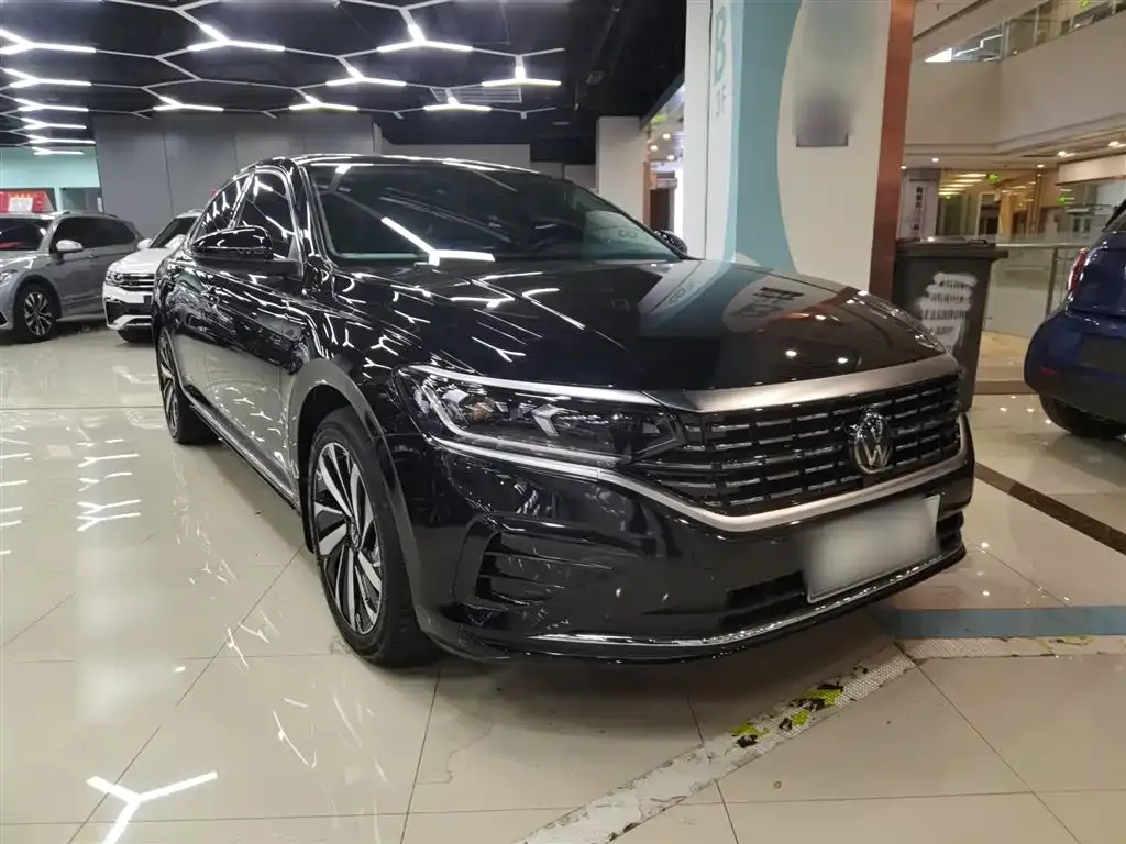 Volkswagen Passat 2023 из CN, фото 3