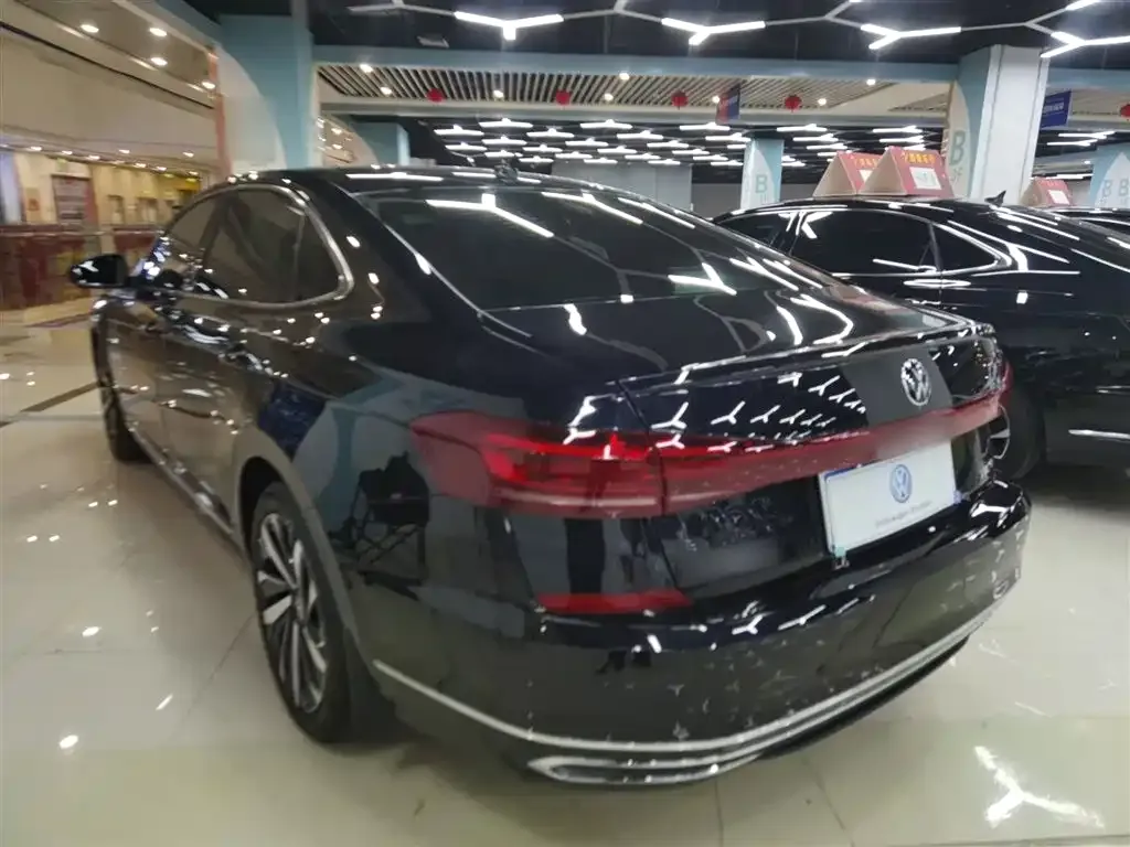 Volkswagen Passat 2023 из CN, фото 8