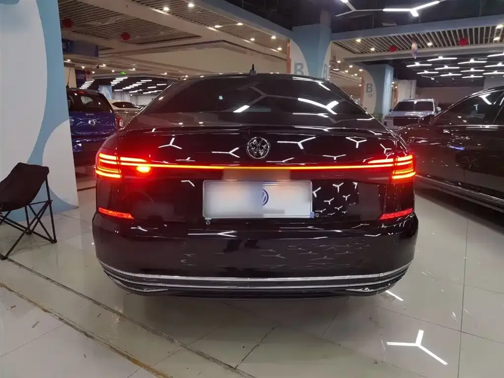 Volkswagen Passat 2023 из CN, фото 4