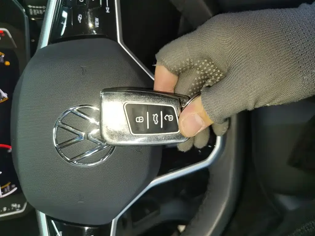 Volkswagen Passat 2023 из CN, фото 2
