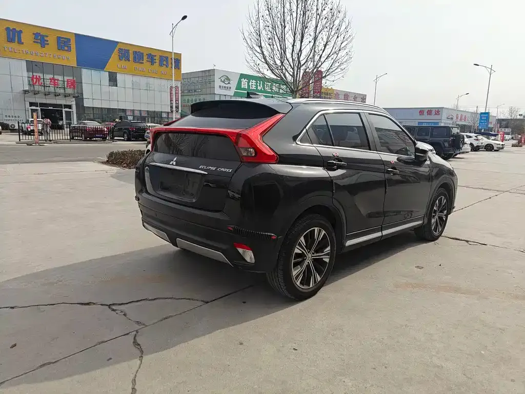 Mitsubishi Eclipse Cross — фото 9