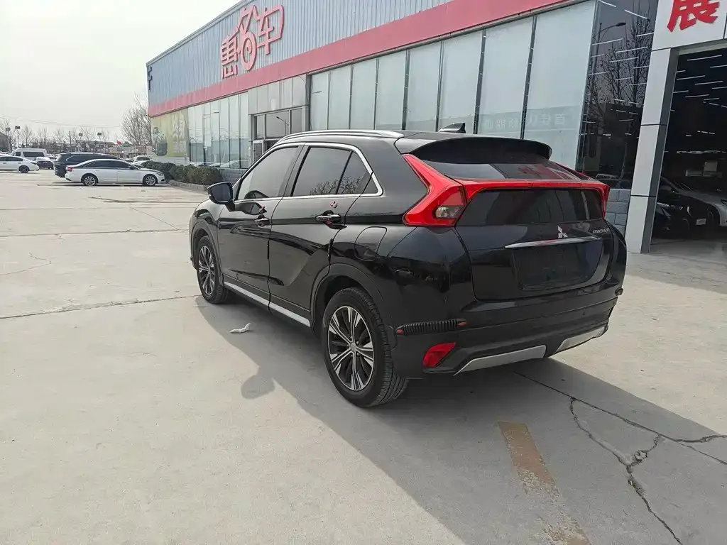 Mitsubishi Eclipse Cross — фото 3