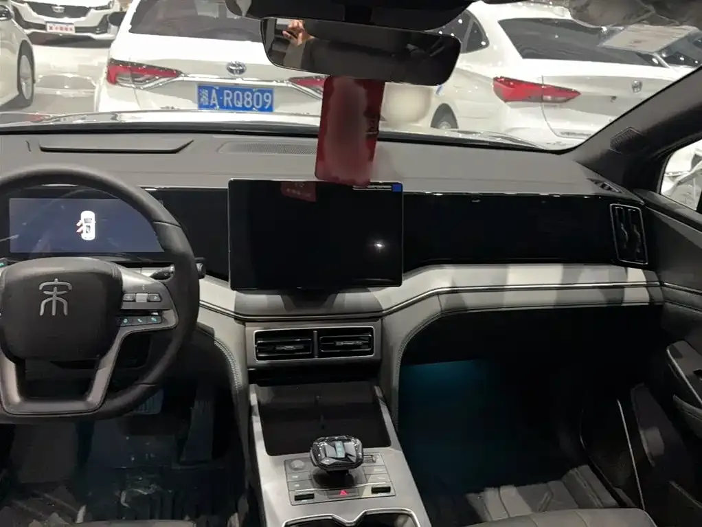 BYD L DM-i — фото 2