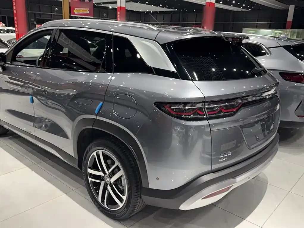 BYD L DM-i — фото 8