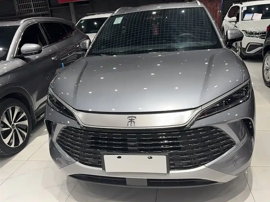 BYD L DM-i — фото 9