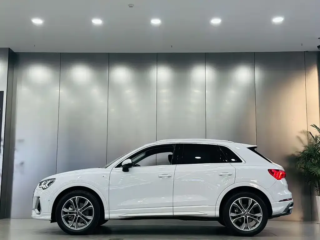 Audi Q3 2022 из CN, фото 2