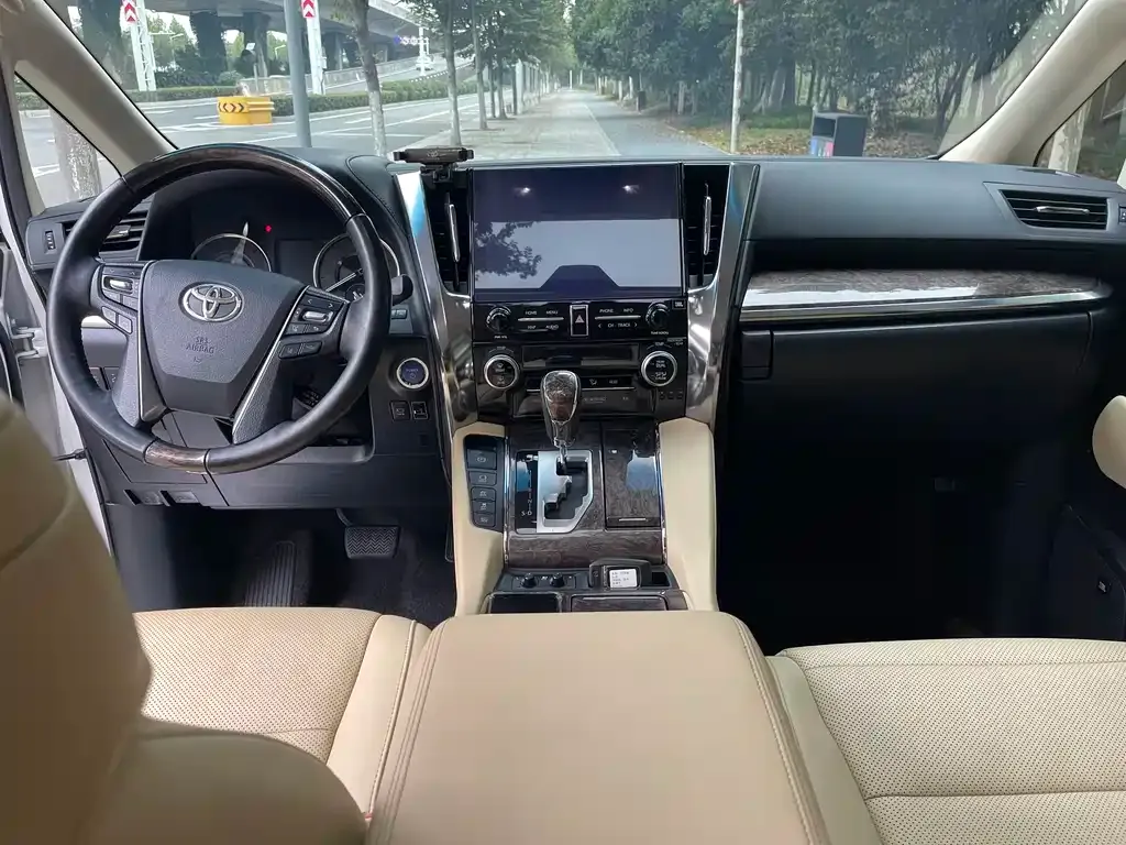 Toyota Vellfire 2022 из CN, фото 5