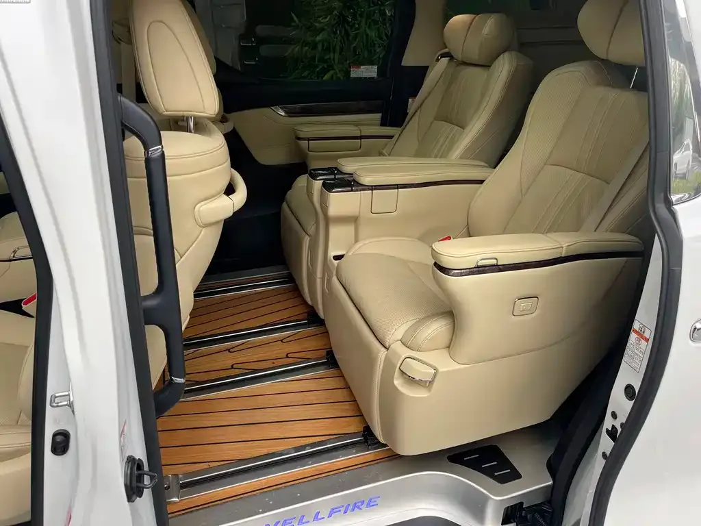 Toyota Vellfire 2022 из CN, фото 2