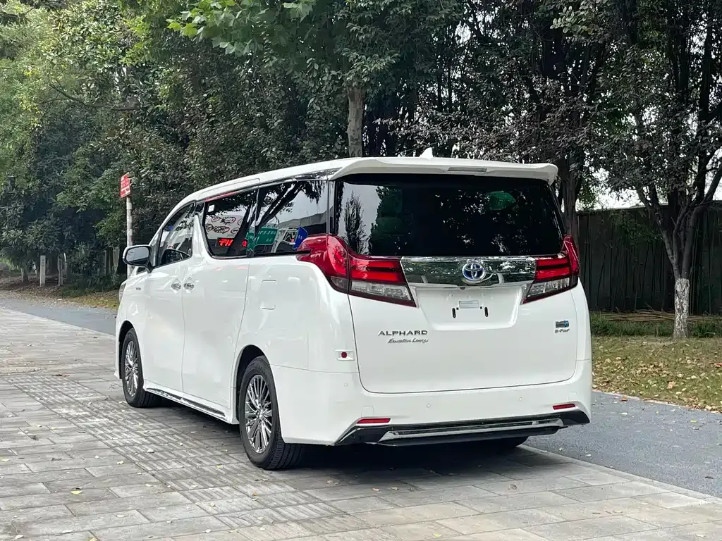 Toyota Vellfire 2022 из CN, фото 6