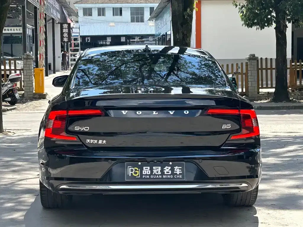 Volvo S90 — фото 10