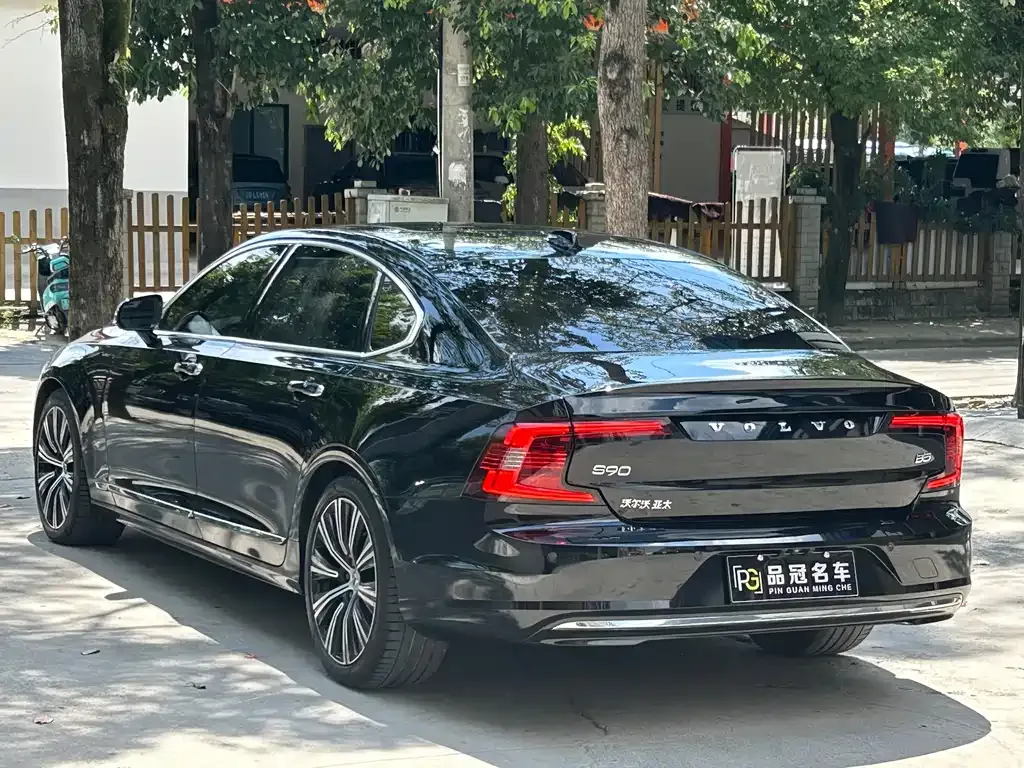 Volvo S90 — фото 9