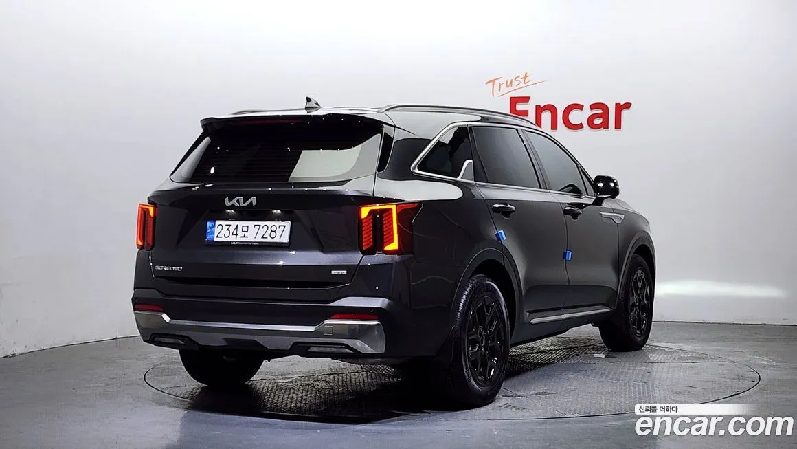 Kia Sorento — фото 8