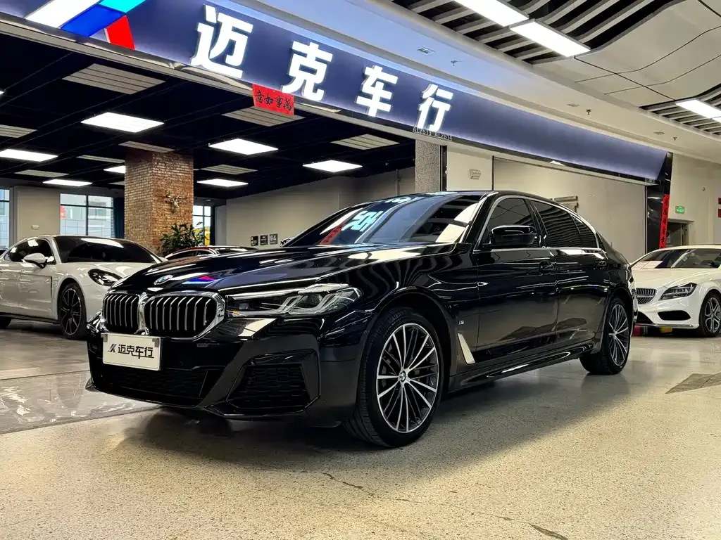 BMW 5 Series — фото 1