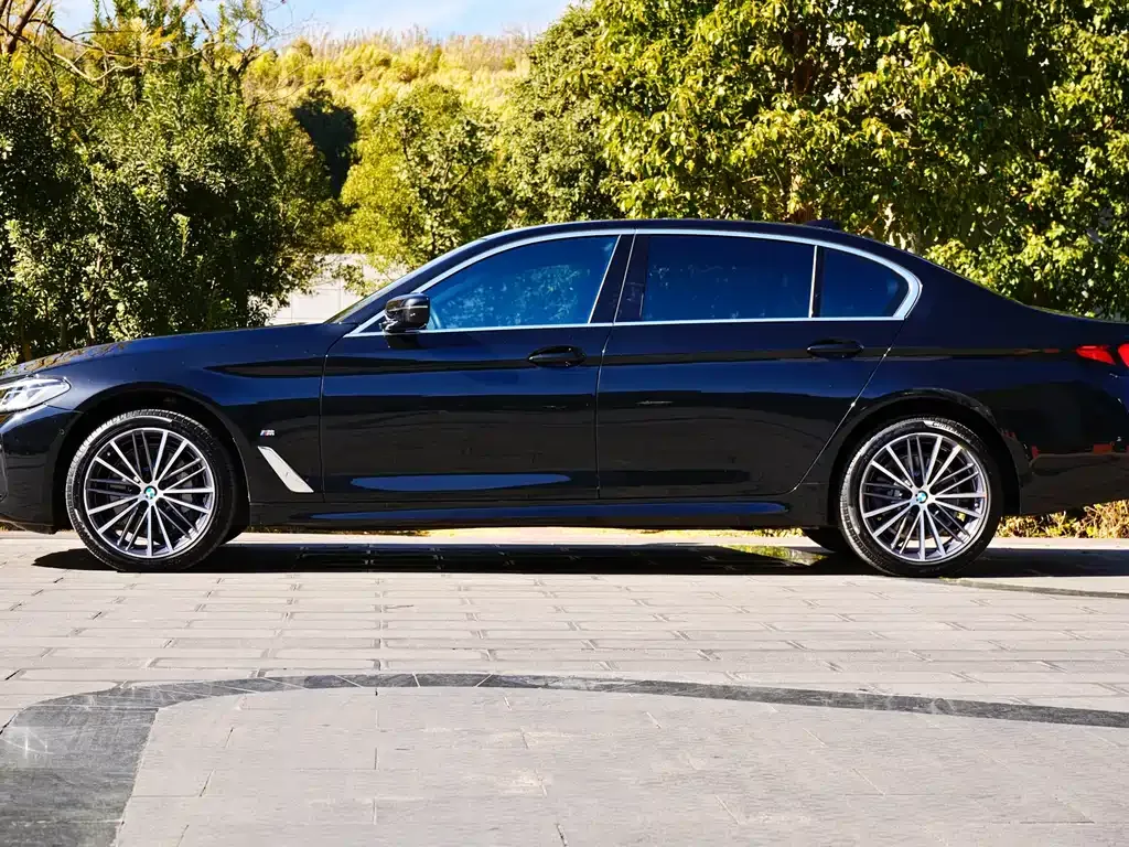 BMW 5 Series — фото 10