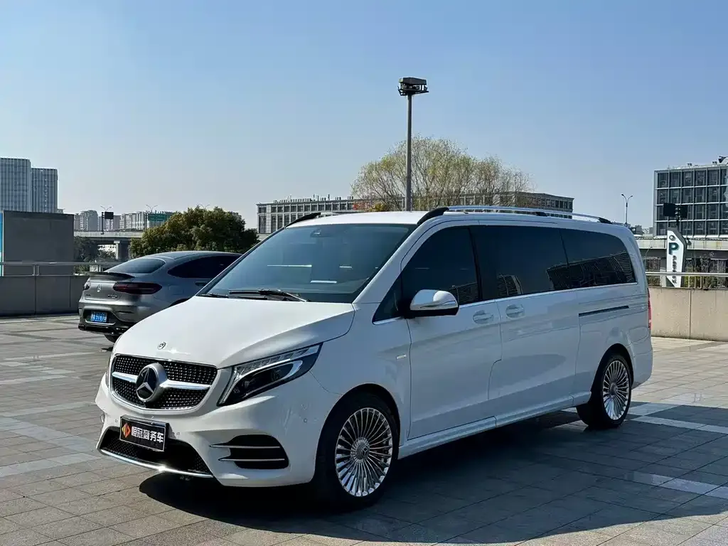Mercedes-Benz V-Class — фото 1