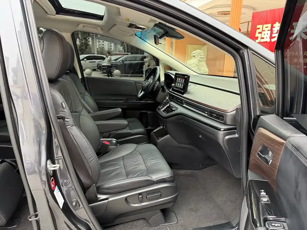 Honda Odyssey 2023 из CN, фото 3