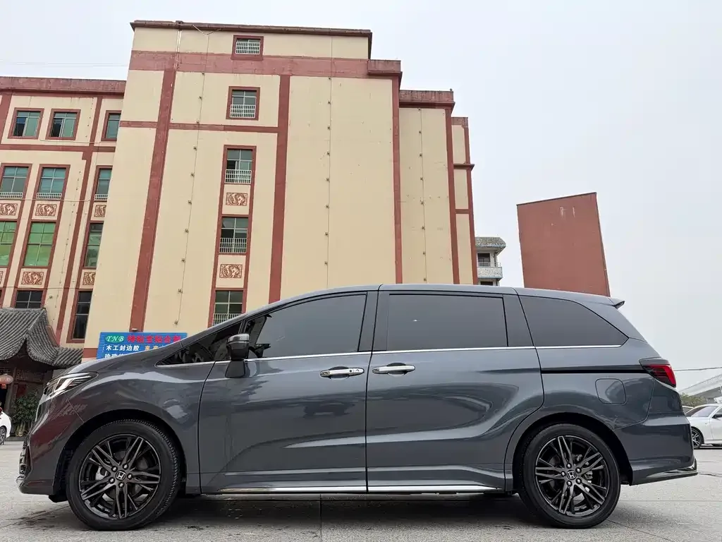 Honda Odyssey 2023 из CN, фото 2