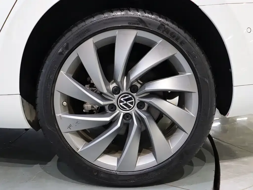 Volkswagen CC 2023 из CN, фото 8
