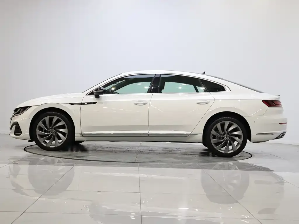 Volkswagen CC 2023 из CN, фото 5