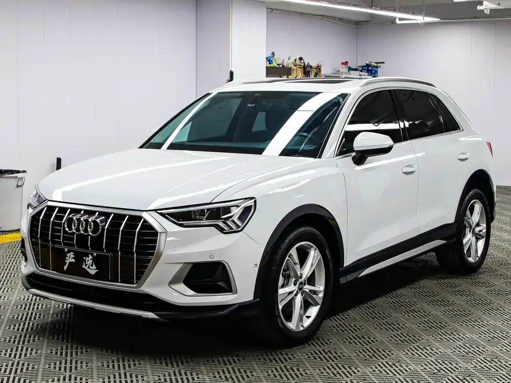 Audi Q3 — фото 1