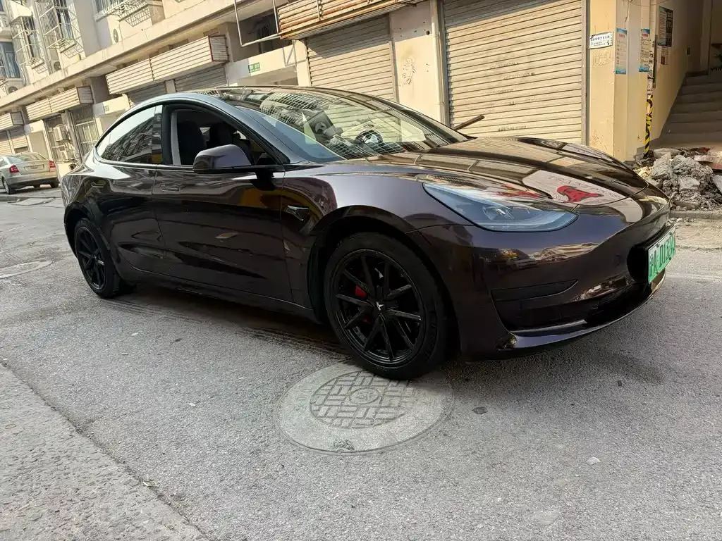 Tesla Model 3 — фото 8