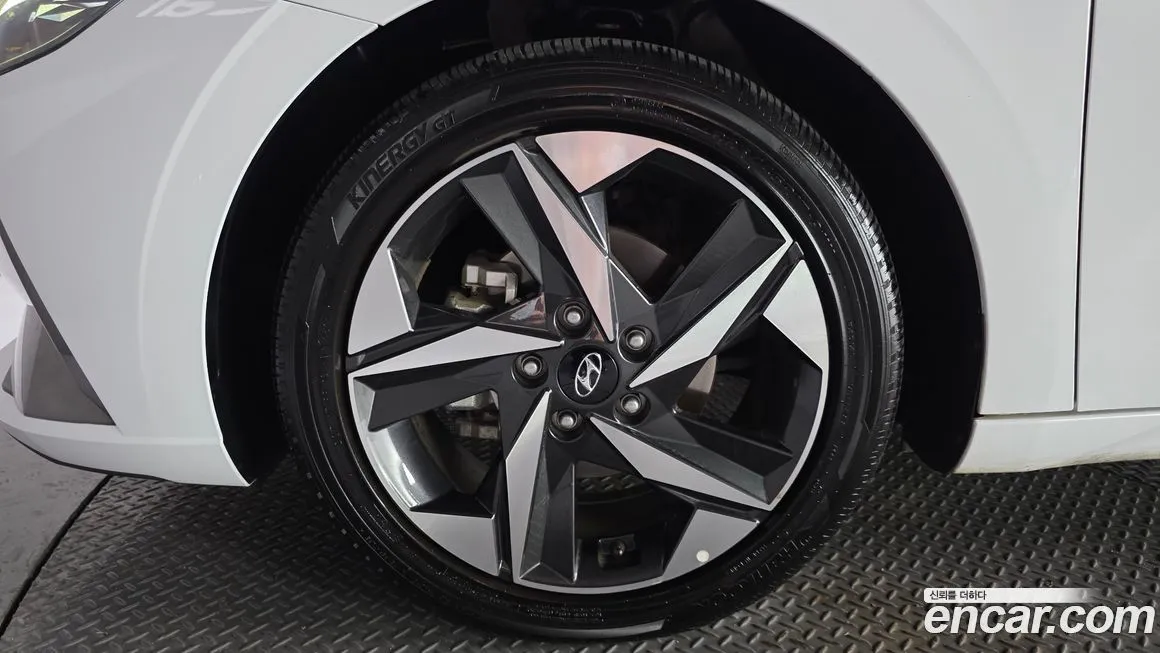 Hyundai AVANTE — фото 3