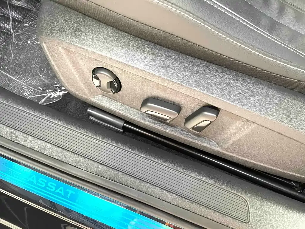 Volkswagen Passat — фото 7