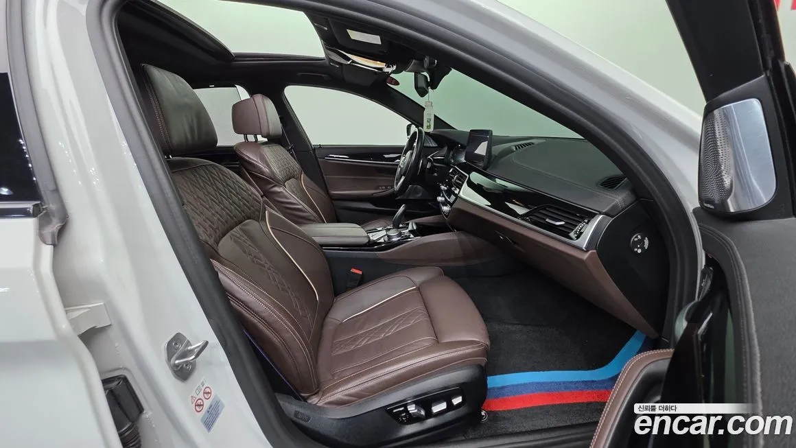 BMW 5-Series 2022 из KR, фото 8