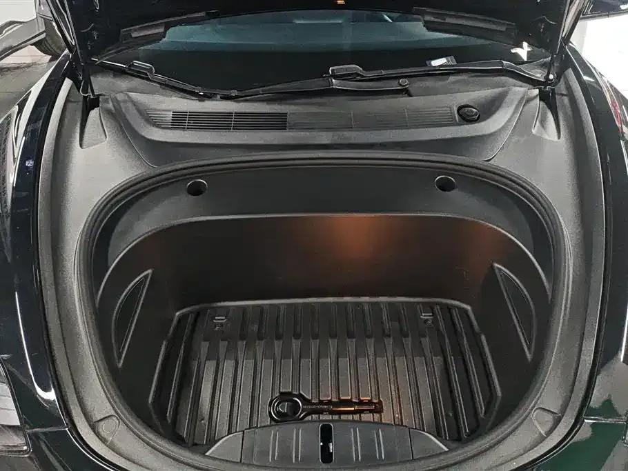 Tesla Model 3 — фото 4