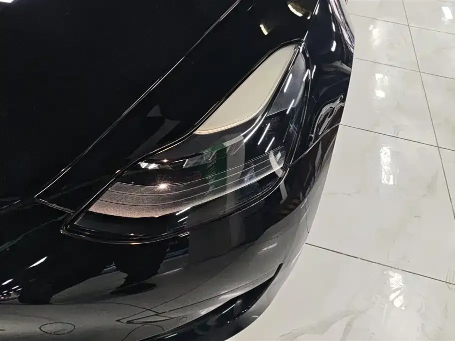 Tesla Model 3 — фото 8