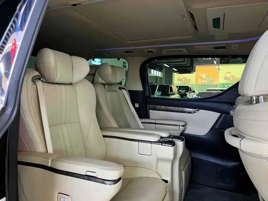 Toyota Alphard 2021 из CN, фото 8