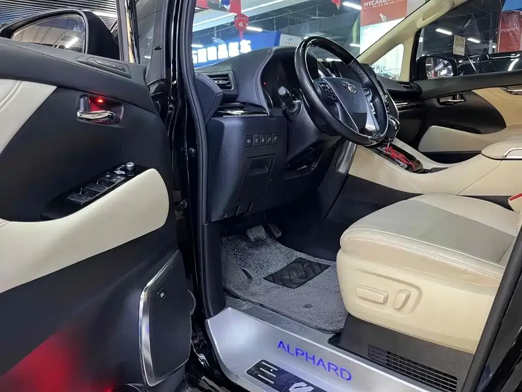 Toyota Alphard 2021 из CN, фото 10