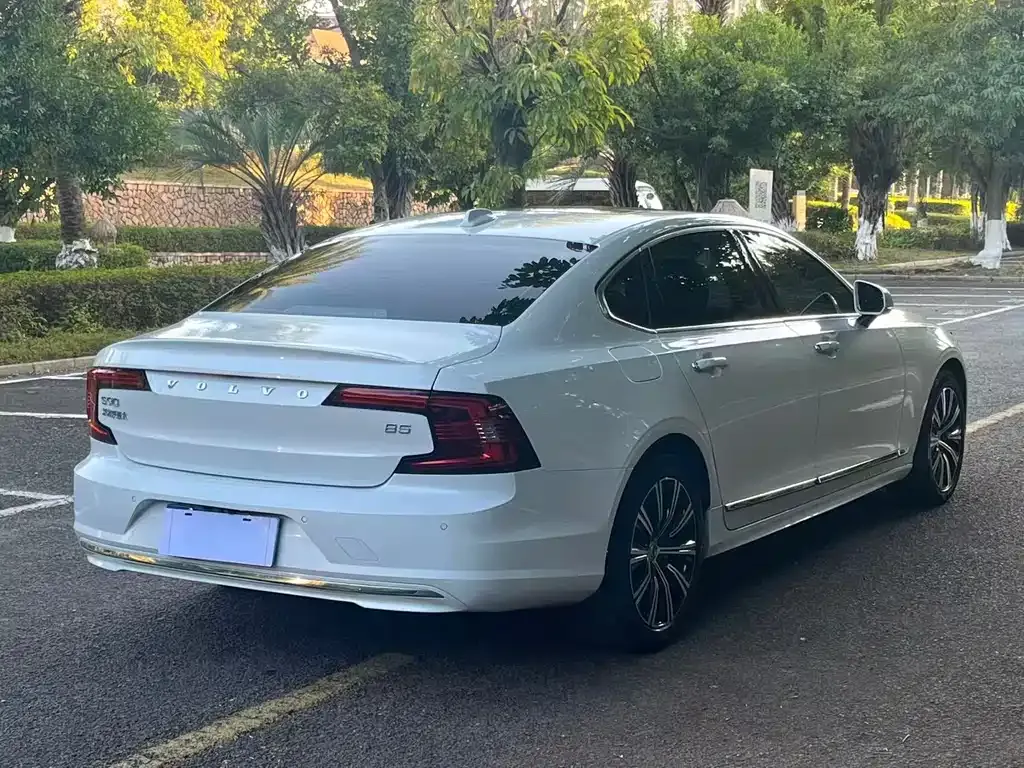 Volvo S90 — фото 10