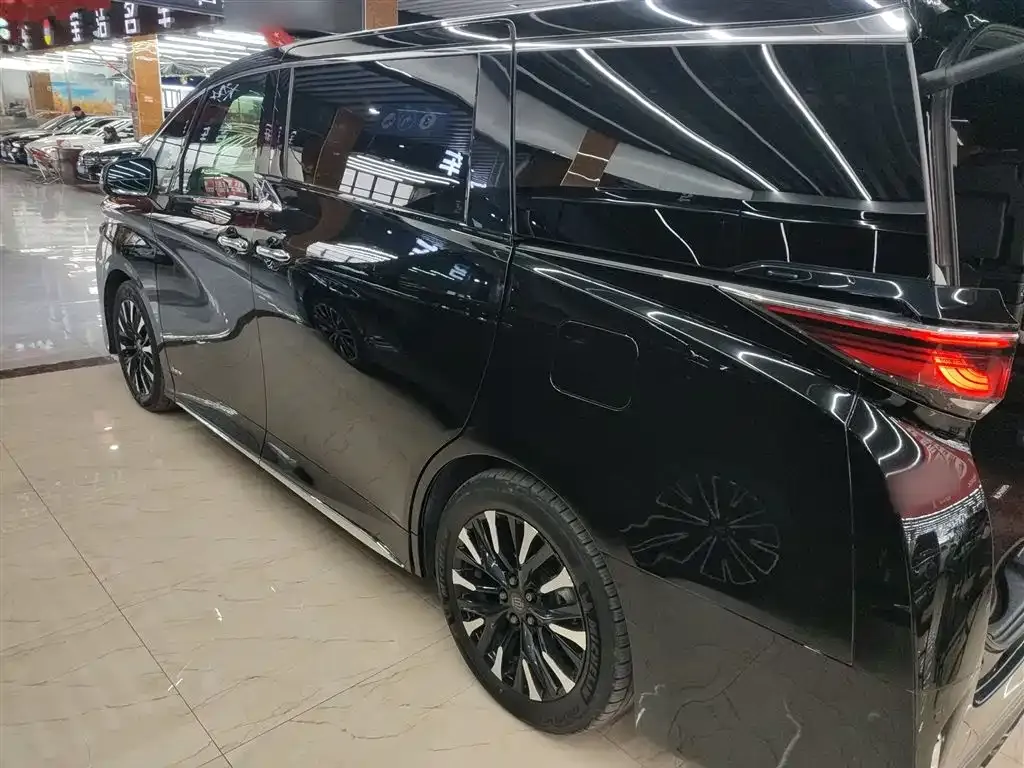 Toyota Vellfire 2024 из CN, фото 2