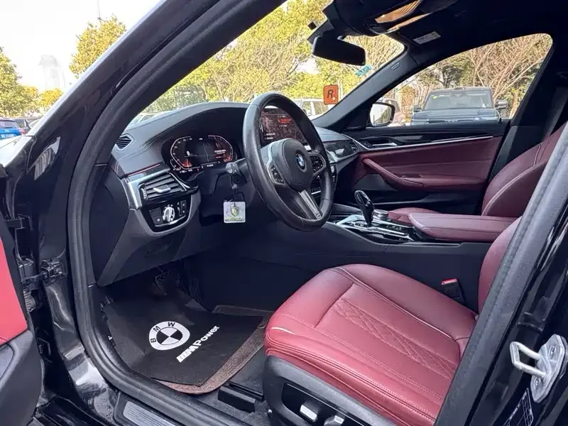 BMW 5 Series 2021 из CN, фото 2
