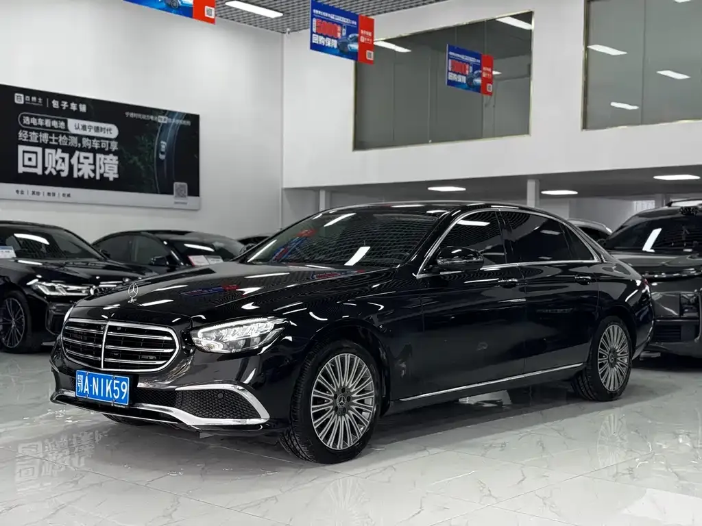 Mercedes-Benz E-Class — фото 1
