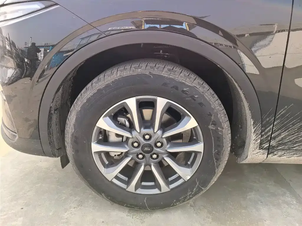 Ford Edge — фото 5