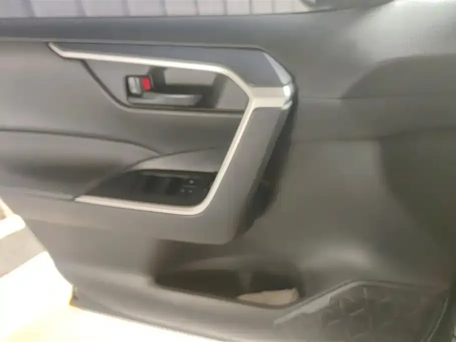 Toyota Wildlander 2023 из CN, фото 2