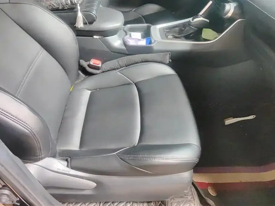 Toyota Wildlander 2023 из CN, фото 4