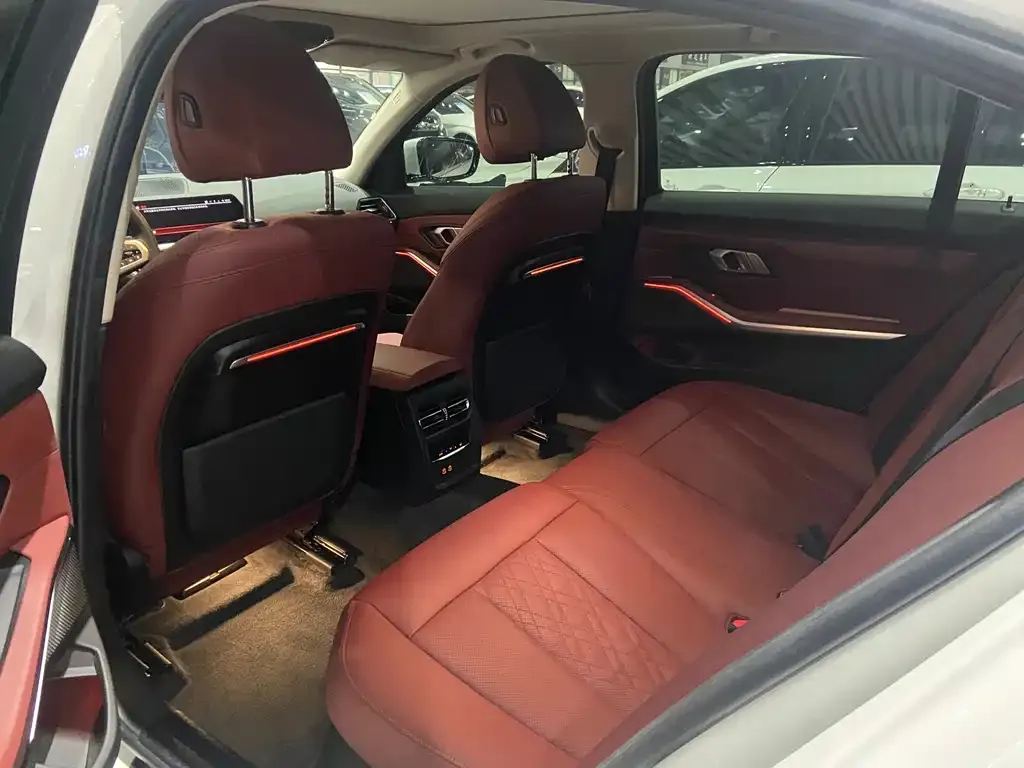 BMW 3 Series 2022 из CN, фото 4