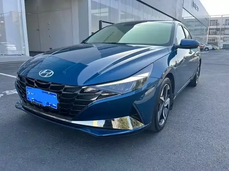 Hyundai Elantra 2023 из CN, фото 1