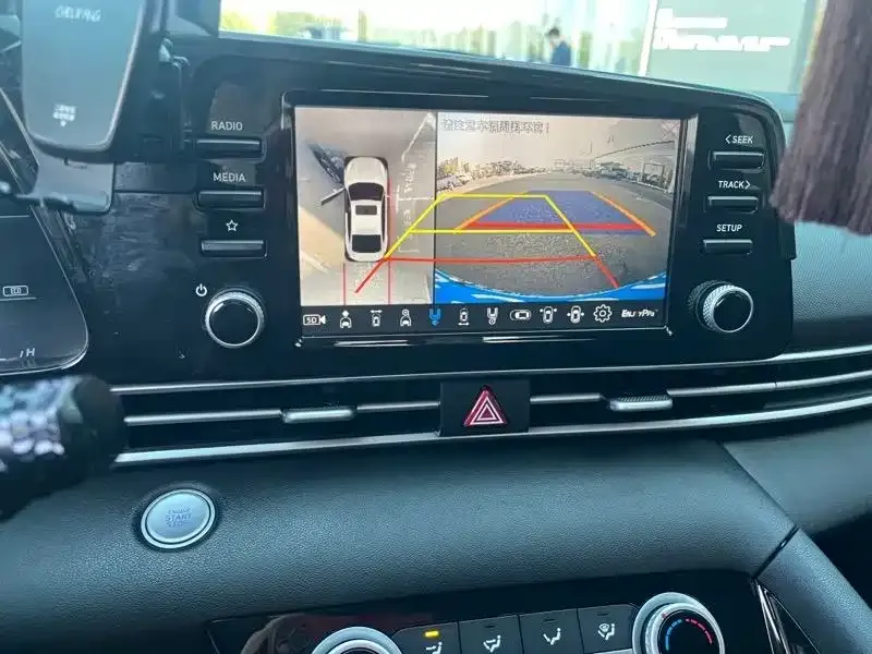 Hyundai Elantra 2023 из CN, фото 9