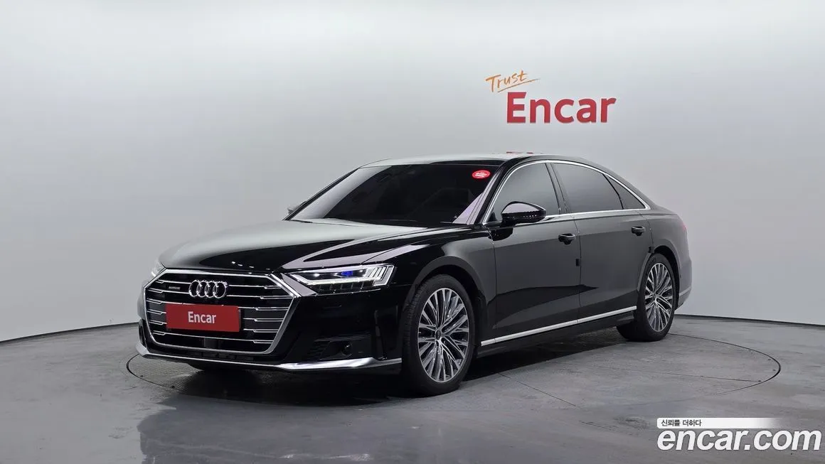 Audi A8 — фото 1