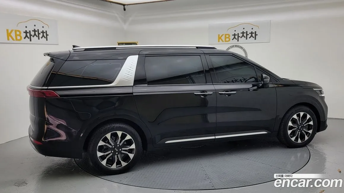 Kia Carnival — фото 2