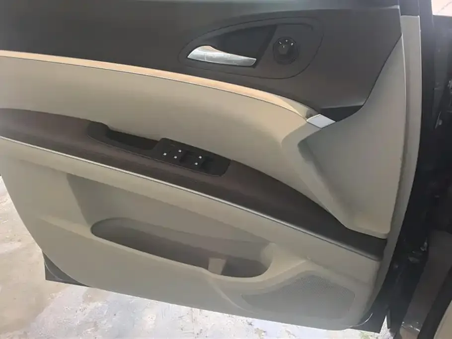 Buick GL8 2023 из CN, фото 2
